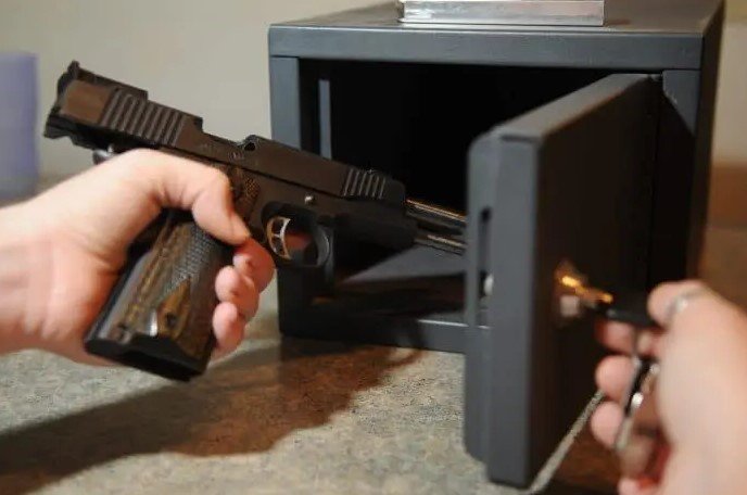 Disadvantages of Having a Hidden Gun Safe